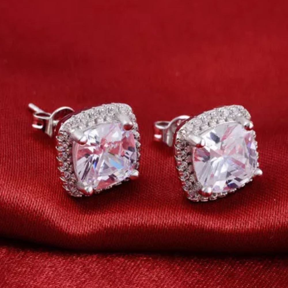 New Women’s 925 Silver Beautiful Diamond Earrings - Picture 3 of 5